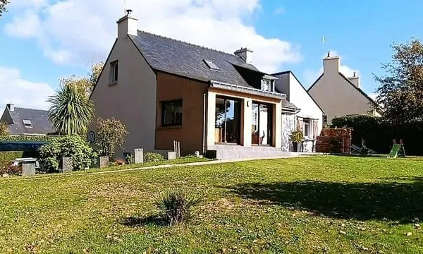 EXCLUSIVITÉ - MAISON FAMILIALE 5 CHAMBRES - SAINT-THURIAU