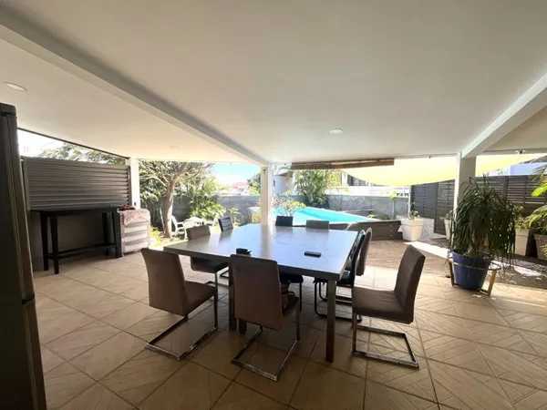 Villa T4 avec Studio et T3 Sainte Clotilde