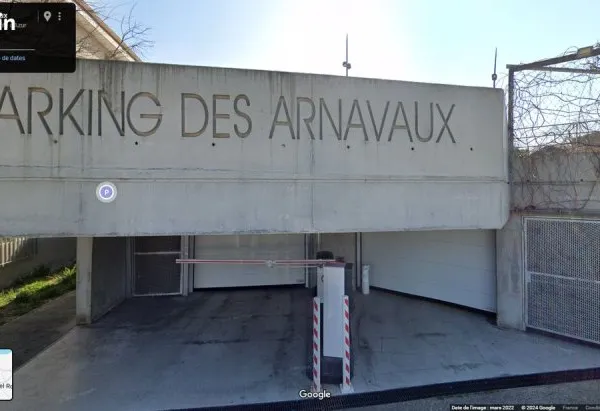 Place parking sous terrain Istres