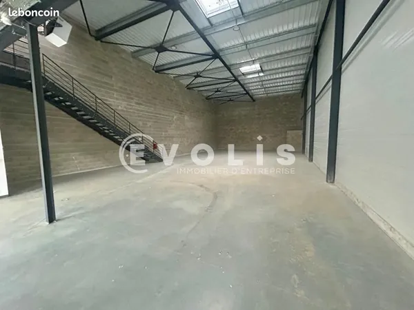 Local d'activité 172 m²
