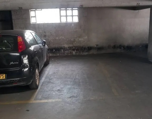 Garage/Parking