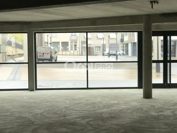 Local commercial 160 m²