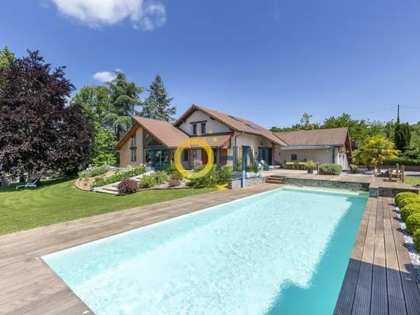 Villa 7 pièces 220 m²