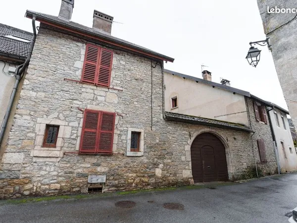 Maison 12 pièces 320 m²