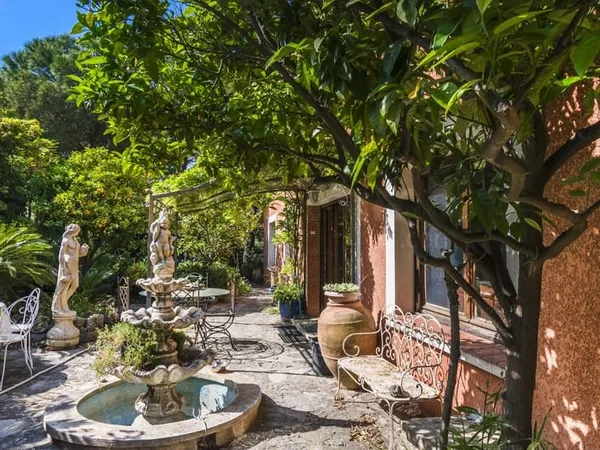 Villa de 115 m2 sur un terrain de 1500 m2 + dépendance de 50