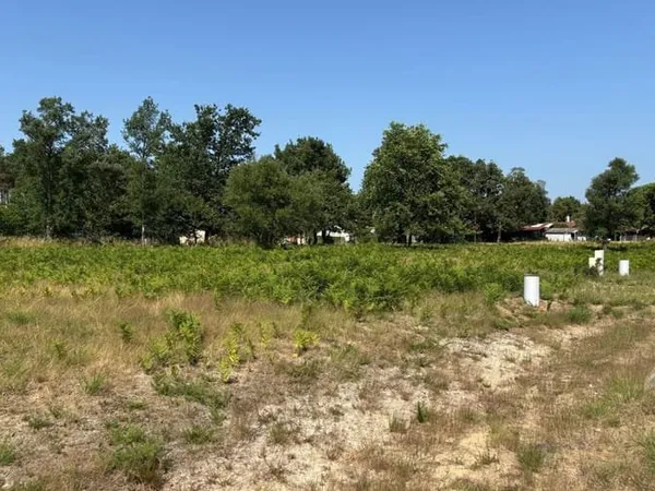 Terrain 599 m²