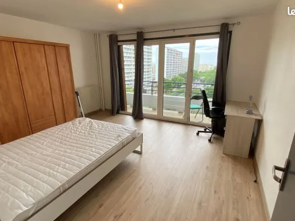 Chambre meublée 18m² dans une colocation de 4pers. - Esplanade