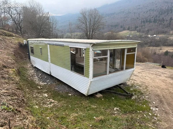 Mobil home 30m² , prêt à charge, home staging à prévoir