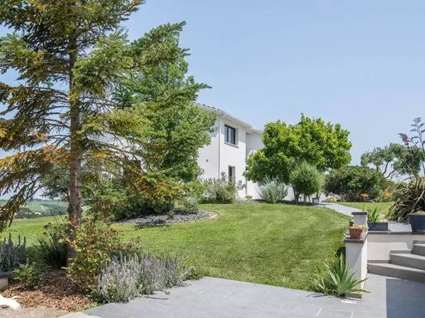 Maison 9 pièces 262 m²