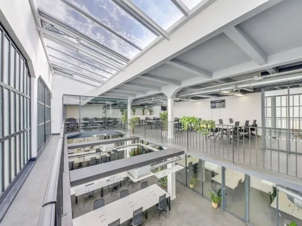 Bureaux 768 m²