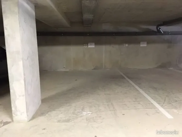 Location place de parking couvert - Draguignan