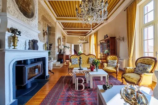 Château 16 pièces 800 m²