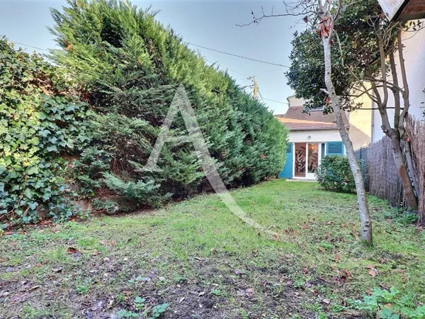 Beaucoup de cachet pour cette belle maison à Maisons Laffitte 4 pièce(s) 80 m2, 3 chambres, jardin, 