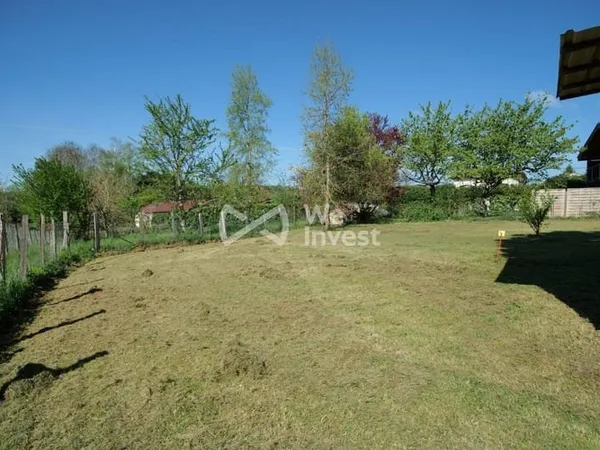 Terrain 758 m²