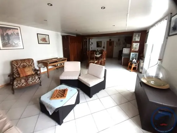 Maison 11 pièces 234 m²