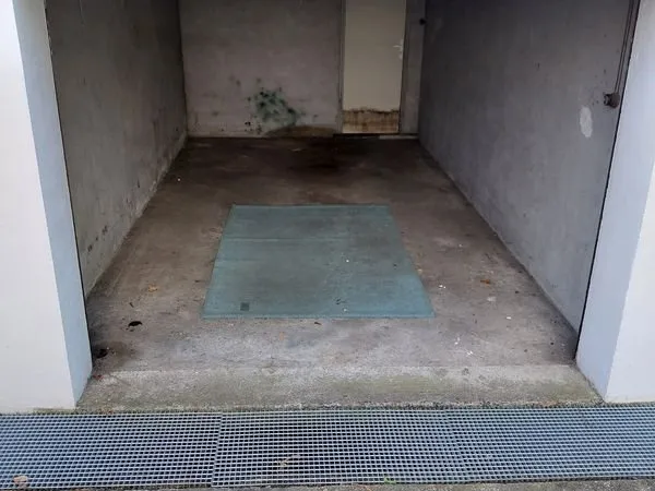 Place de parking ou garde meuble
