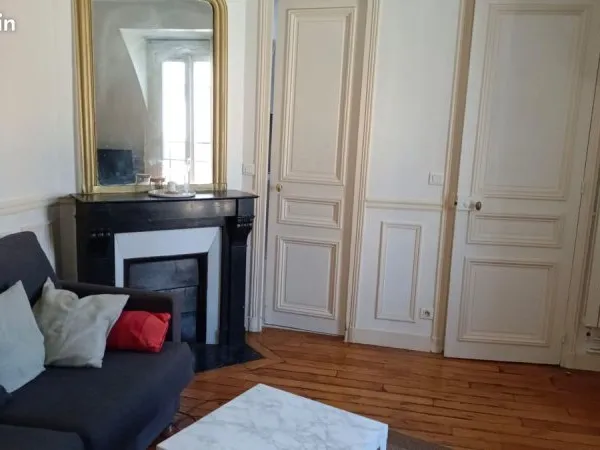 Location 2P meublée Martyrs 37m2