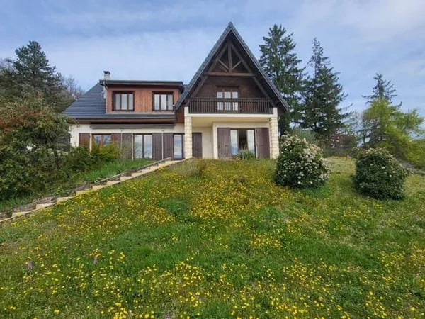 Maison 10 pièces 245 m²