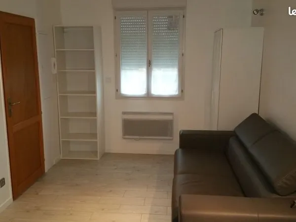 LOUE STUDIO MEUBLE 19m² ZONE PAVILLONNAIRE