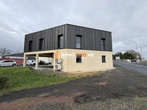 Local 296 m²