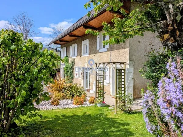 Maison 9 pièces 217 m²