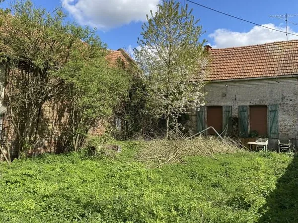 CORPS DE FERME A RENOVER AVEC PATURES