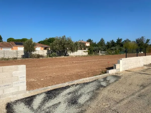Terrain 485 m²