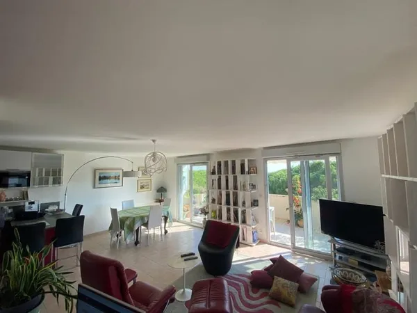 Appartement À Vendre 4 pièces d'angle avec grande terrasse et double garage