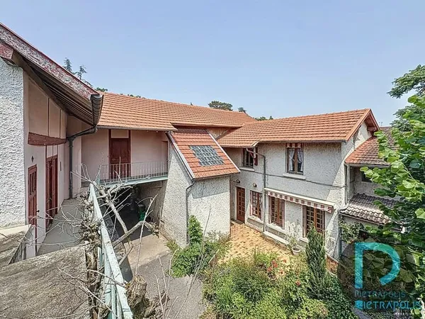 BALAN - LA VALBONNE 680 m² - PROPRIETE AVEC DEUX LOGMENTS
