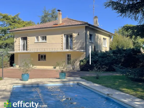 Maison 11 pièces 230 m²
