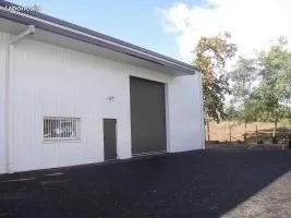 Eysines local dans parc clos 310m2 avec bureaux proche rocade acces camion