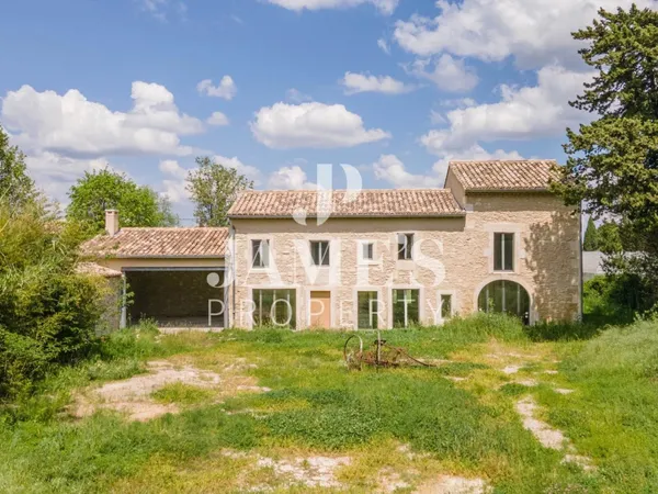 Mas authentique à terminer de rénover - Saint Rémy de Provence.