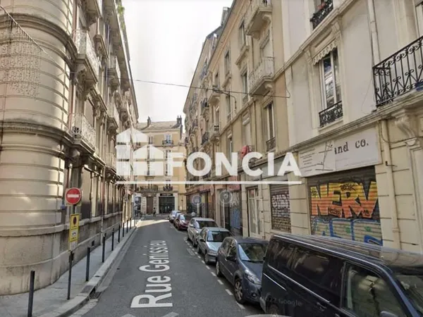 Location - Local commercial - 37 m² - 7 200 €/an HC HT -