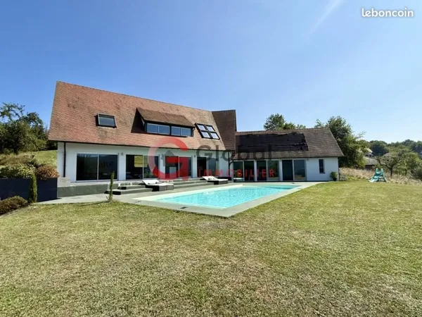 Villa 5 pièces 296 m²