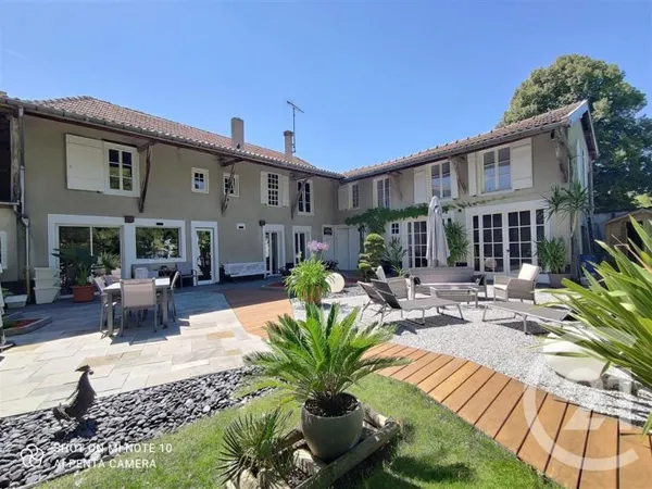 Maison 9 pièces 288 m²