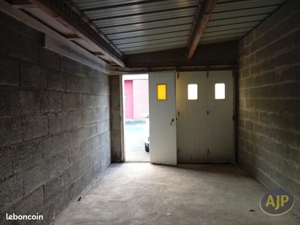Parking/box 18 m² PAIMBOEUF