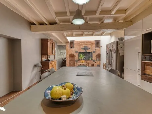 Maison 7 pièces 240 m²
