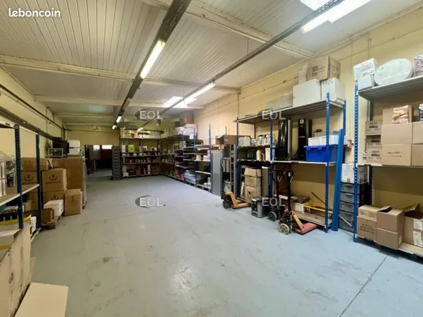 Local bureaux 257 m²