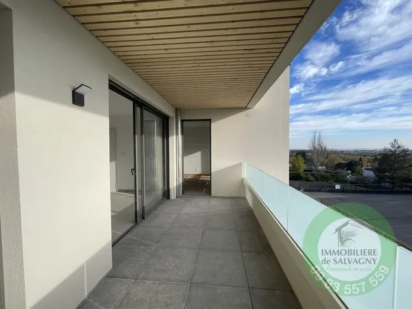 A vendre superbe T2 avec balcon au coeur du village