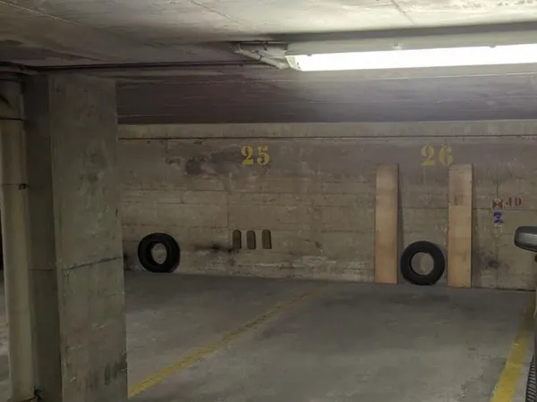 Emplacement de parking sécurisé rue Lecourbe