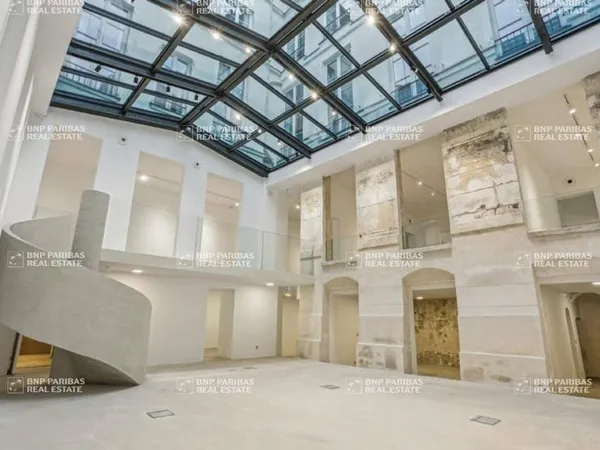 Bureaux 297 m²