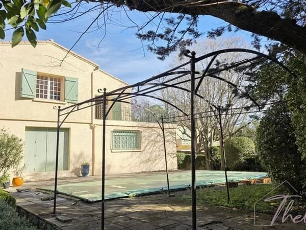 Villa 12 pièces 265 m²
