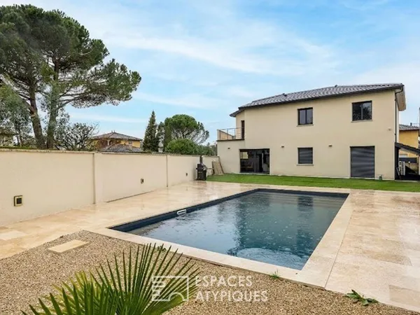 Maison moderne avec piscine