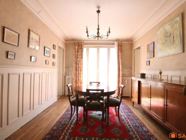 Appartement 4 pièces de 74m² quartier Grenelle, rue de la Croix-Nivert