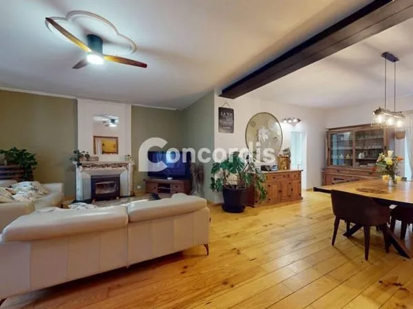 Maison 8 pièces 205 m²