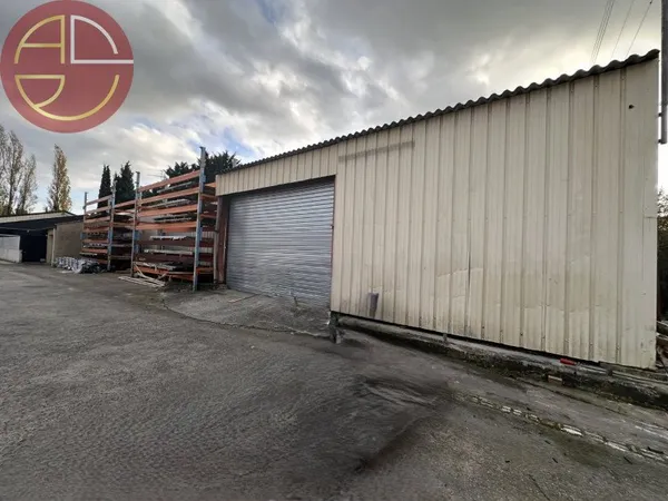 Entrepôt 250 m²