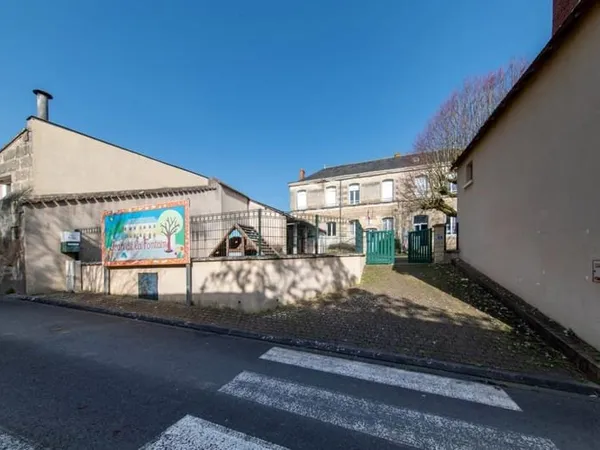 Ensemble immobilier - 366 m² - Lys-Haut-Layon (49)