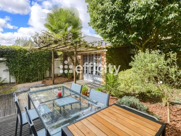 Vends maison familiale avec jardin et dépendance
