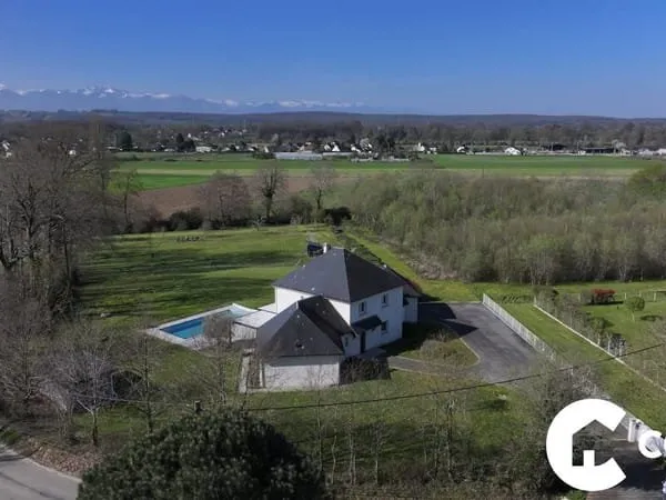 Soumoulou Maison familiale 8 pièces avec piscine et vue panoram