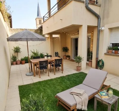 Appartement avec terrasse, jardin, garage et parking